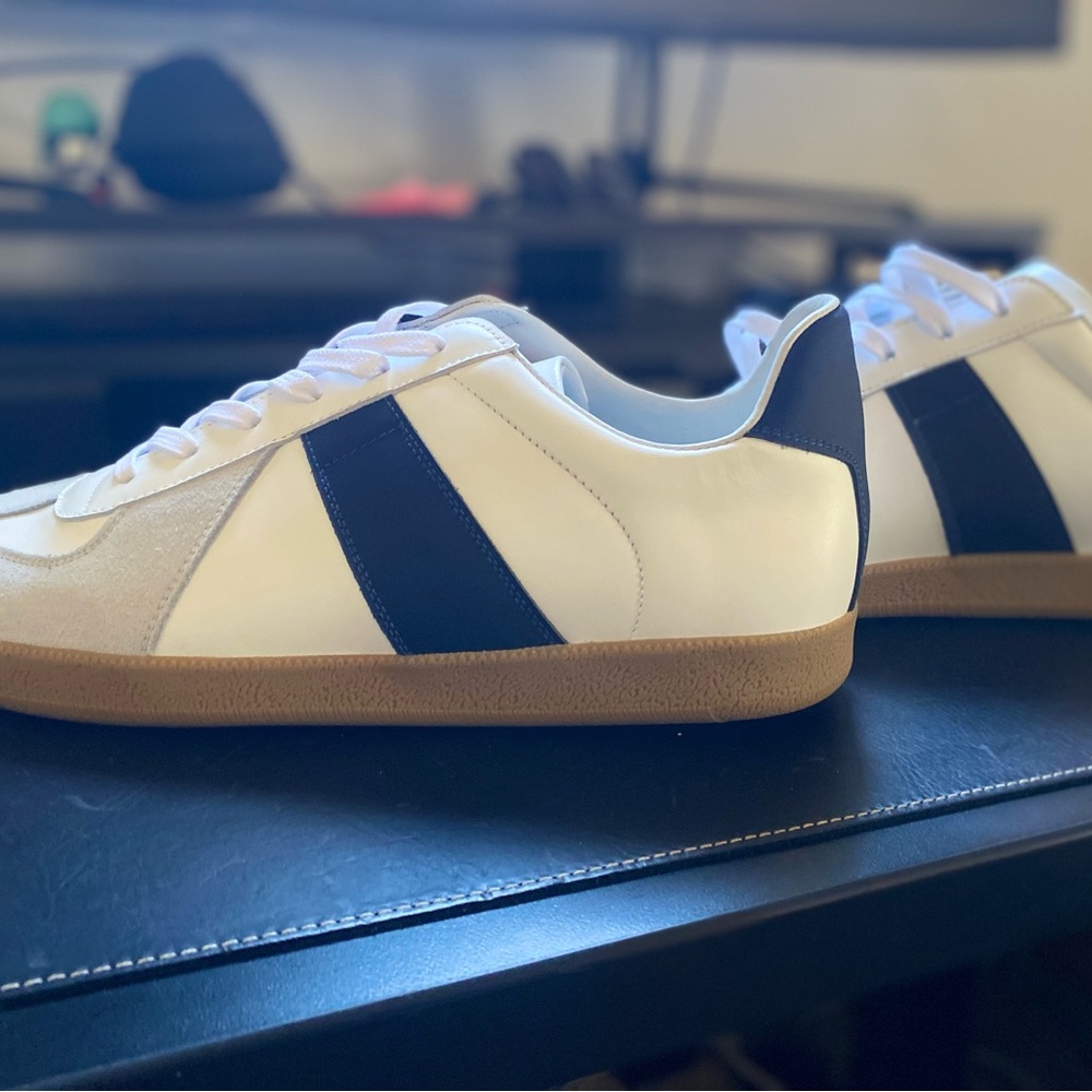 Beckett Simonon White and Black Sneakers